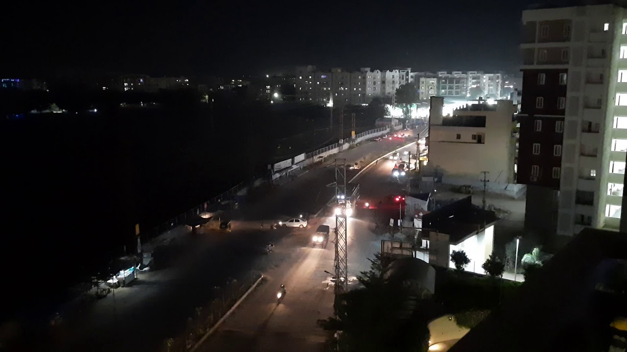 Samanvi Travels Bus Crosses Nallagandla