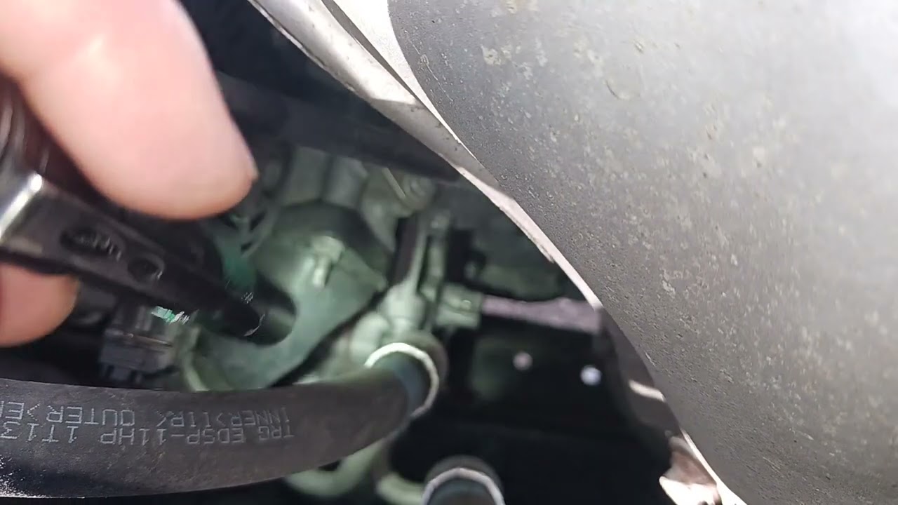 2016 TOYOTA RAV4 UBICACIÓN DEL TERMOSTATO (THERMOSTAT LOCATION)