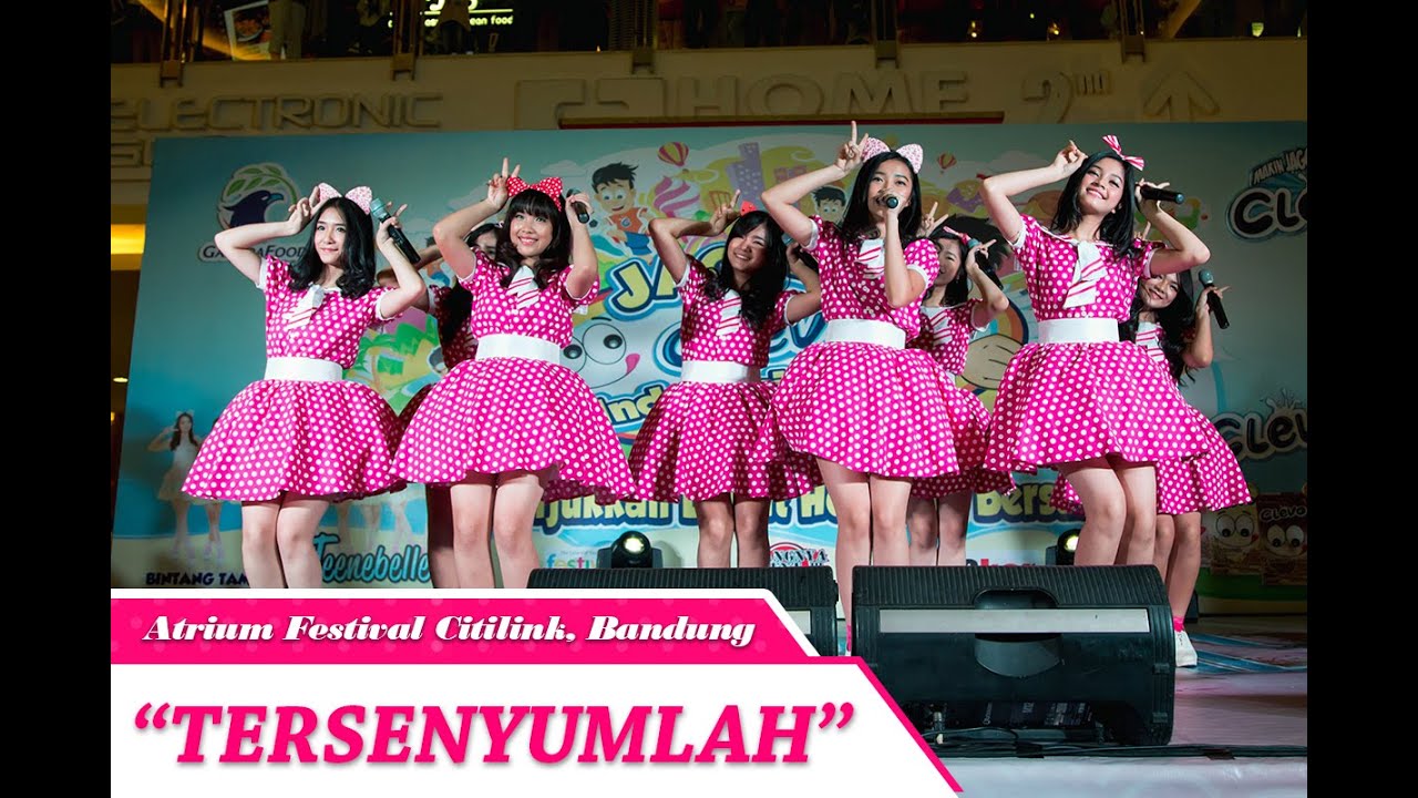 Teenebelle - Tersenyumlah [LIVE] at Atrium Festival Citilink, Bandung