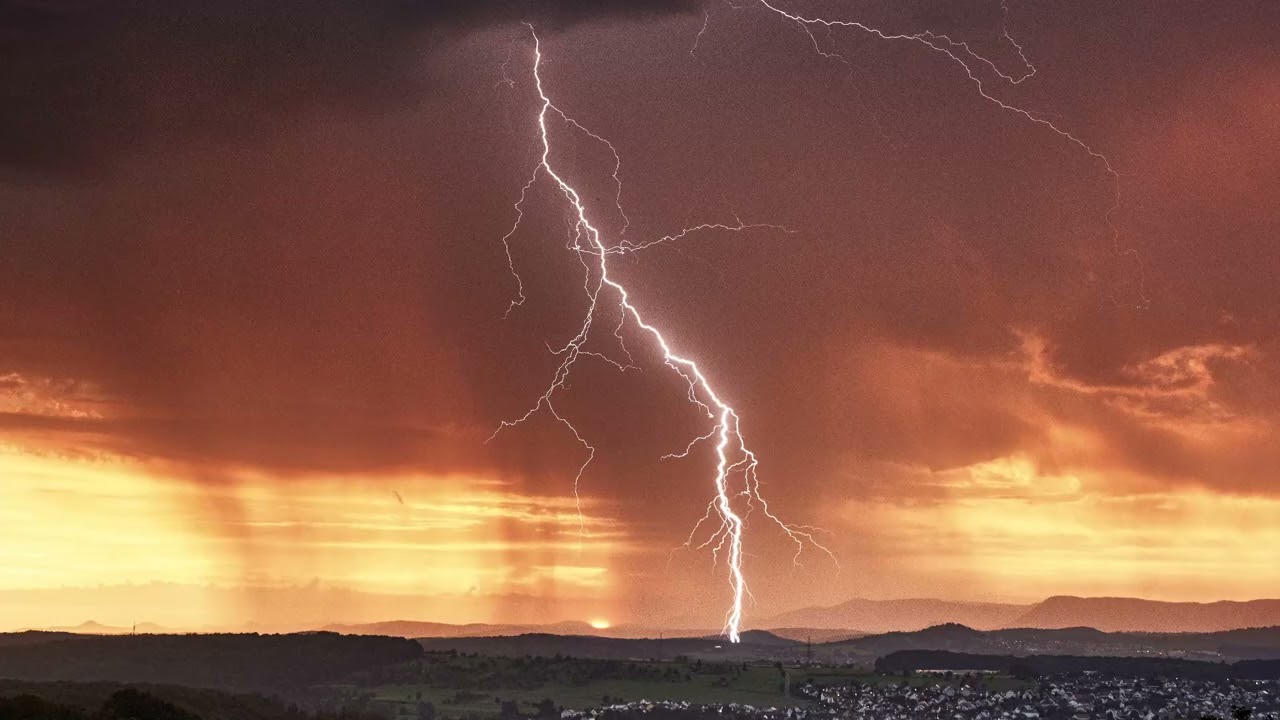 Lightning and Tornadoes (Photos 1080 HD)