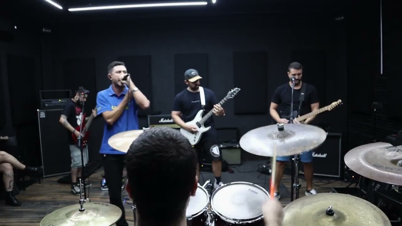 Parkway drive cover - Carrion