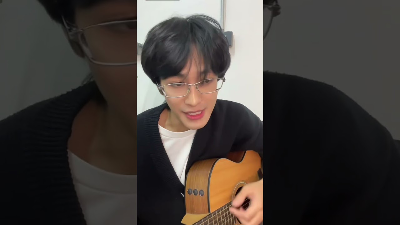 [ #tartintin  's live tiktok ] sing a song with guitar 🎸  2025.01.24