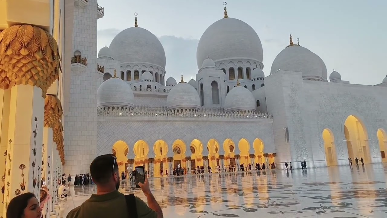COACH D EXPEDITION 2.0 AT SHEIKH ZAYED GRAND MOSQUE IN ABU DHABI UAE 🇦🇪 2026 OF FEBRUARY 7 W/ LOWELJ
