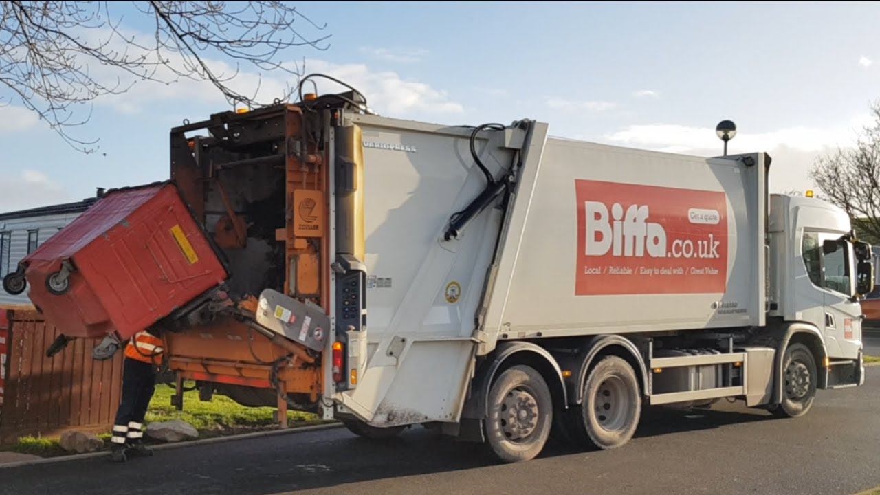 Biffa Scania L320 Bin Lorry Emptying Holiday Park Bins!