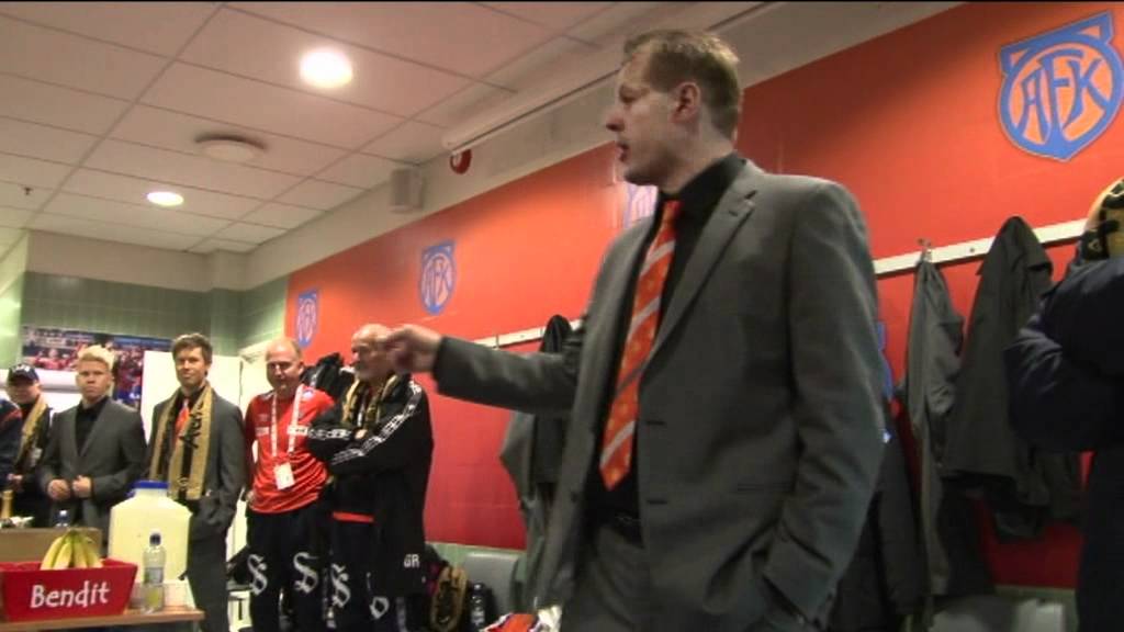 Se jubelscene fra AaFK-garderoben og hør seierstalen til Kjetil Rekdal