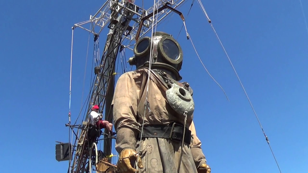 Royal de Luxe, l'éveil et le lever du géant, Franciscpolis, Le Havre 2017