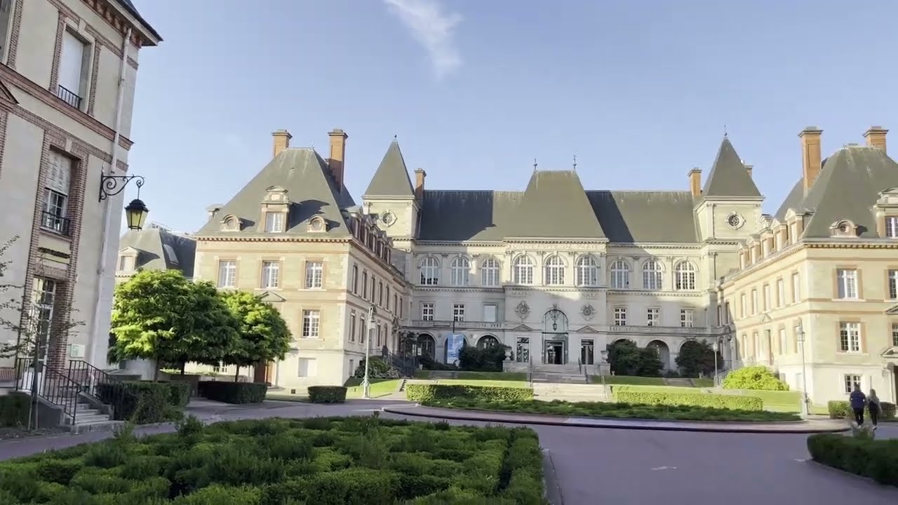 Cit&eacute; Internationale Universitaire de Paris in 1 minute 🇫🇷 | a Hidden Student Paradise in Paris