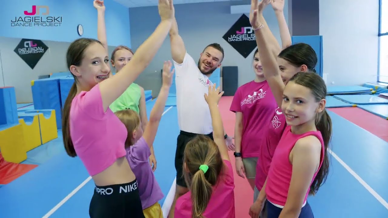 Akrobatyka dla dzieci i juniorów w Jagielski Dance Project - AKRO RZĄDZI!