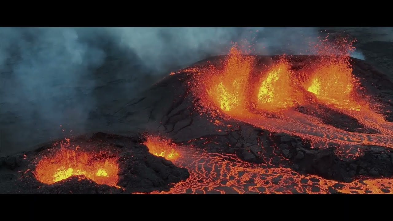 Sundhn&uacute;kur Crater Row Iceland July 2025
