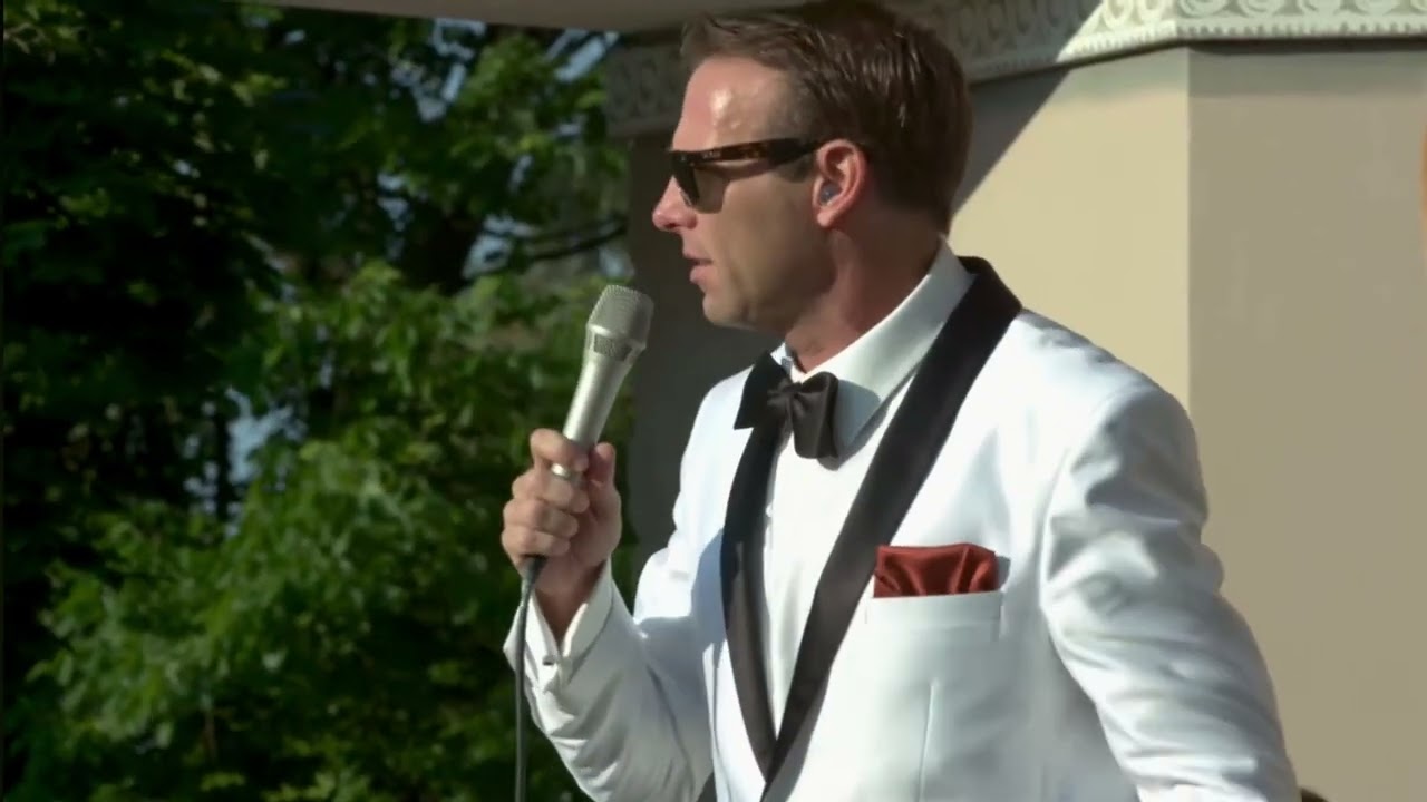 Dean Martin Ain’t that a kick in the head - Jeff Grainger 