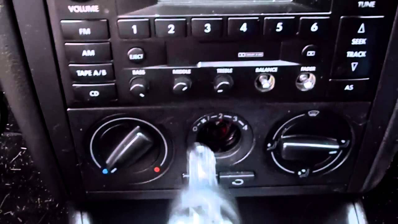 Как заменить лампочку климат-контроля Volkswagen Jetta