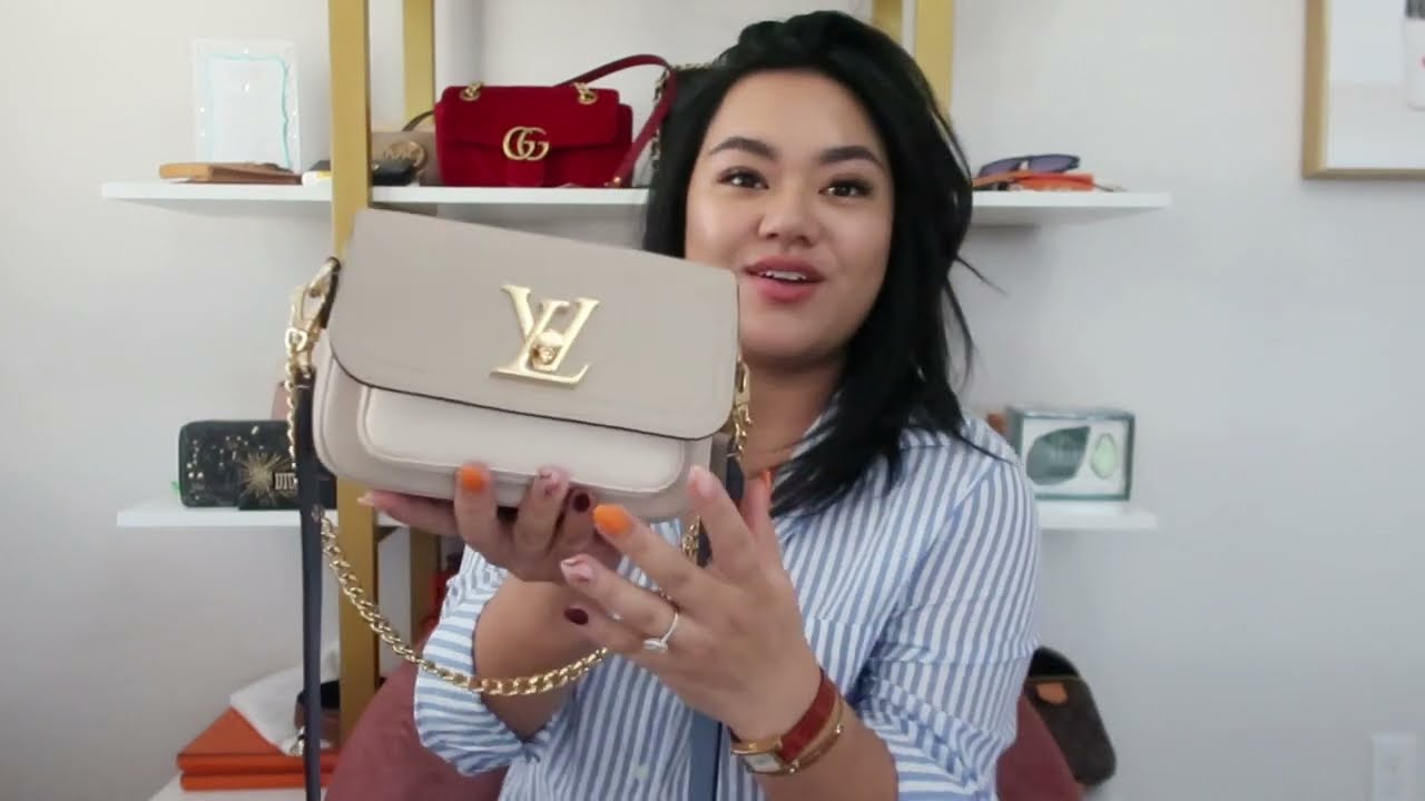 What fits inside my Louis Vuitton Lock me tender !