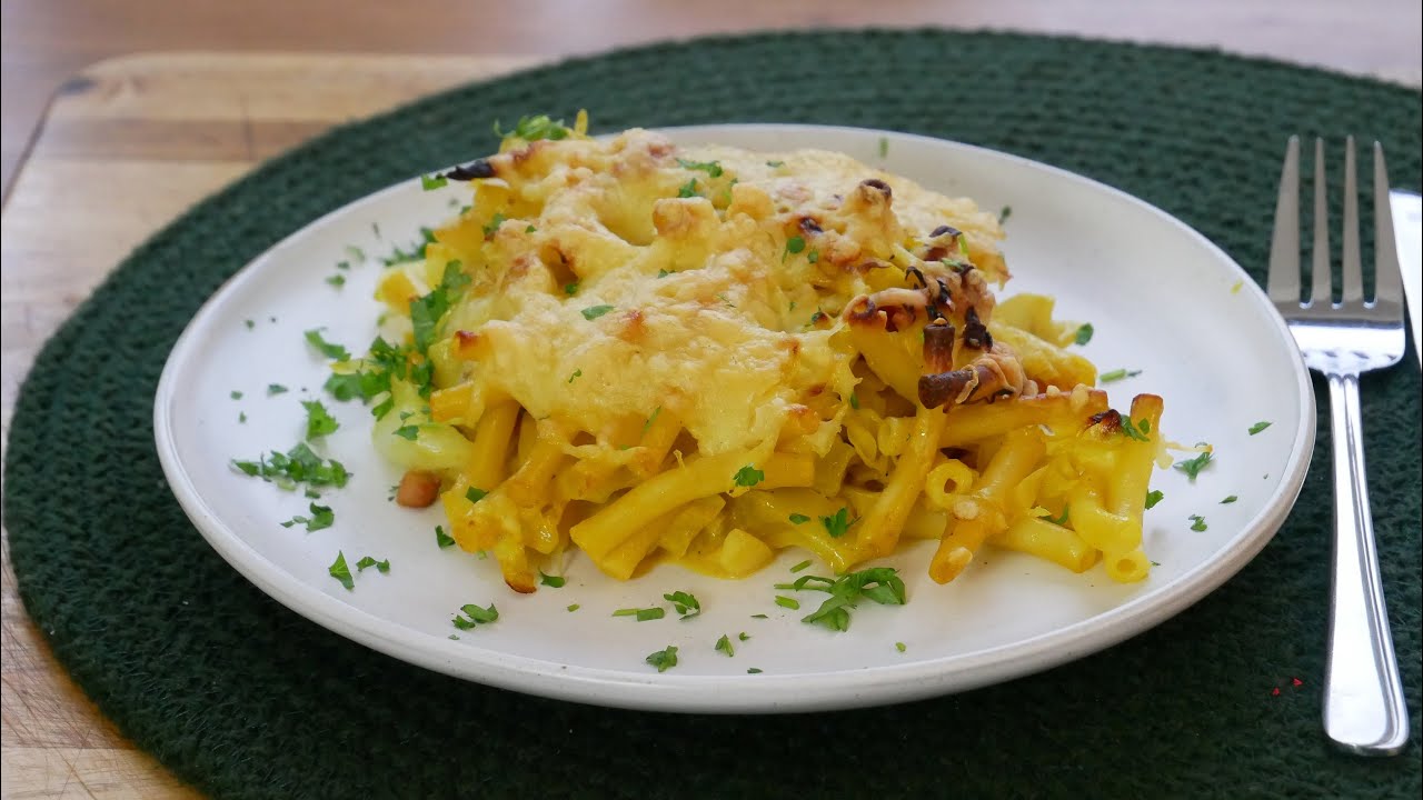 Spitzkohl Nudelauflauf mit Curry & Speck (Rezept) | Cabbage Pasta Bake with Curry & Bacon [ENG SUBS]