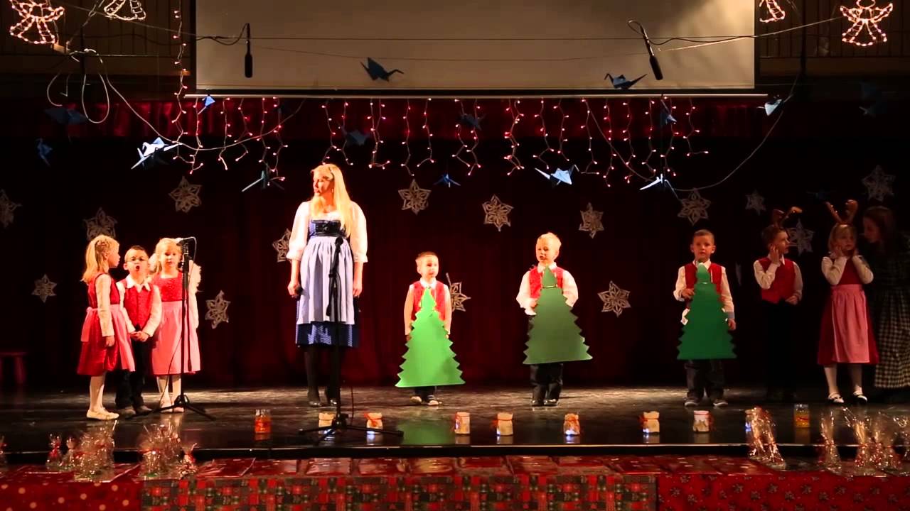 A nagycsoportosok karácsonyi műsora - Heidi óvoda 2014.