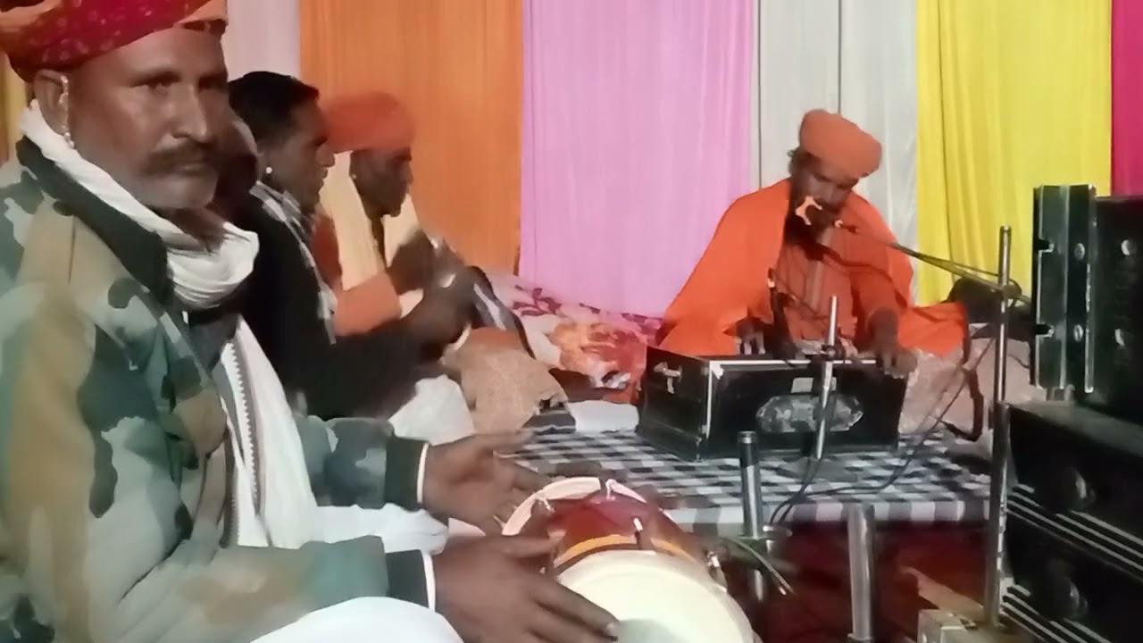 बिल्कुल देशी अंदाज में भजन गायक संत मुलगीरी जी चोईतंरा एक बार जरूर देखे ओर सुने 