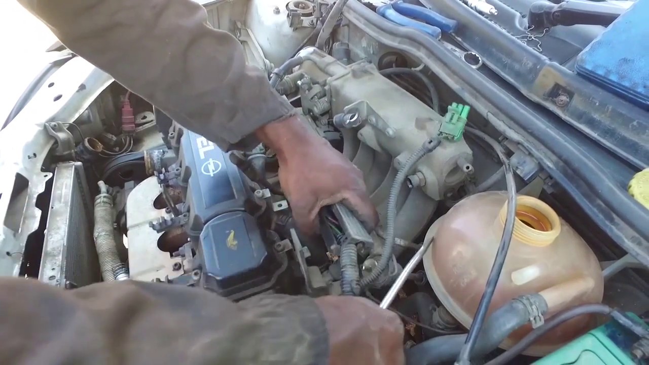 OPEL CORSA ( 2003 ) - INJECTOR WIRING REMOVAL