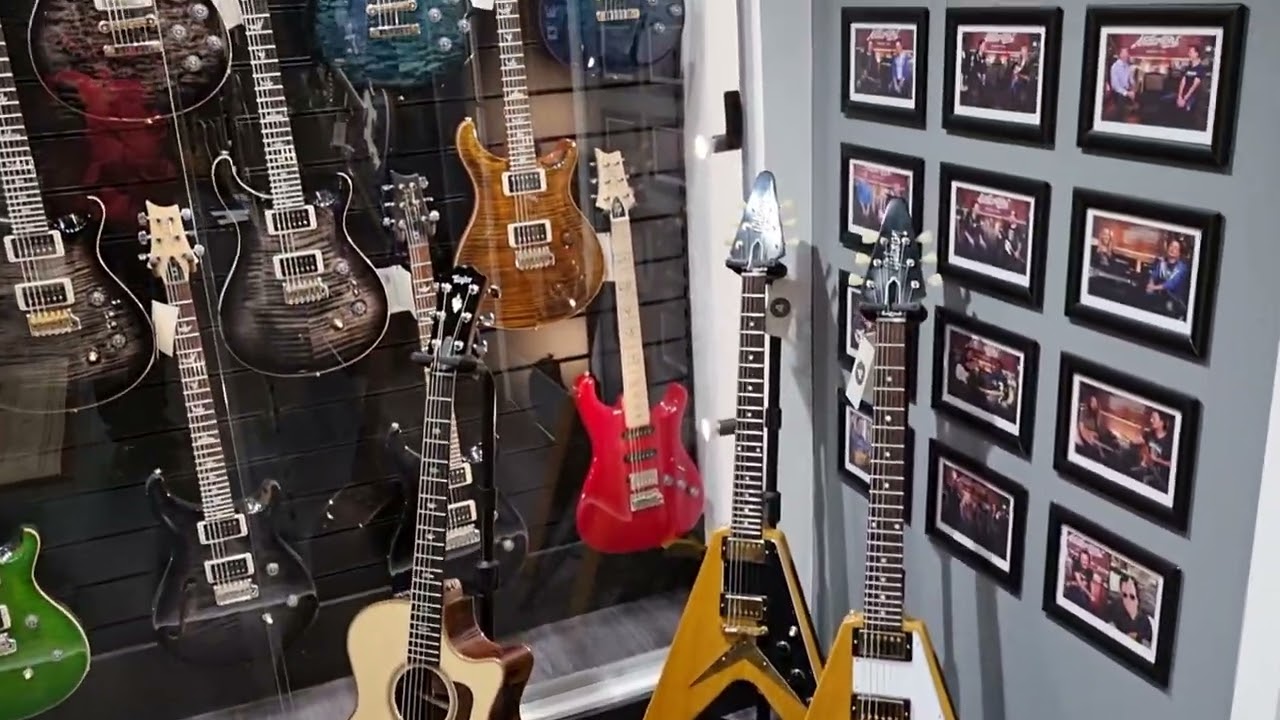 Anterton music shop Tour Guildford, South England. Vakeesan's UK Musical Tourism 🎼. 14th March 22.