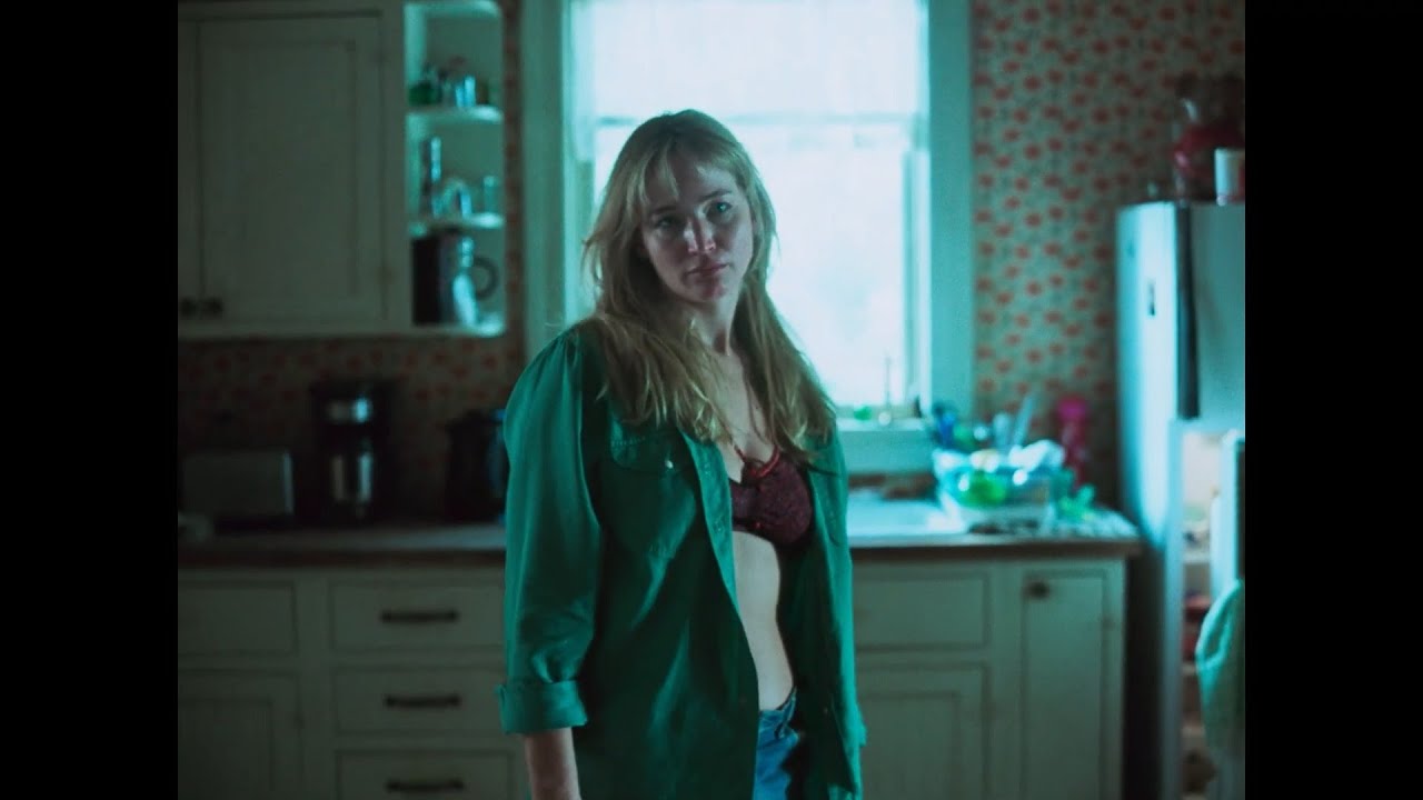 《#飢餓遊戲》系列金像影后 #珍妮花羅倫絲 主演新片《Die My Love》首支正式預告