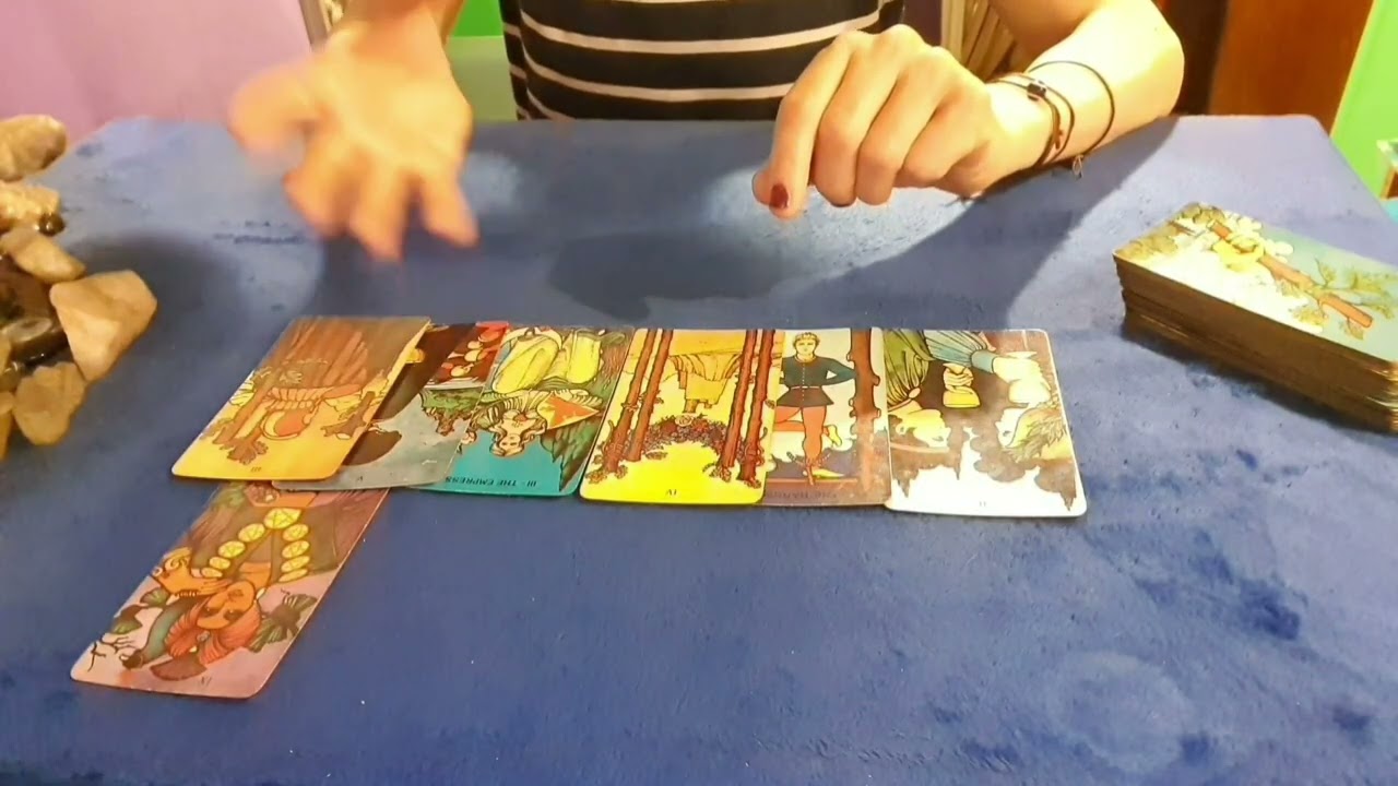 TODO LO QUE LAS CARTAS QUIERAN DECIRTE. QUE HARÁ? QUE QUIERE  EN RELACIÓN A TI ? PALABRAS SUELTAS