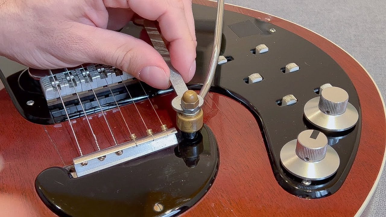 Brian May's tremolo arm (maintenance and setup)
