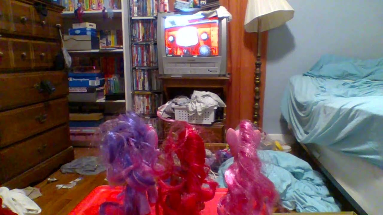 Twilight Sparkle, Pinkie Pie and Cherry Spices watch Steamie Stafford