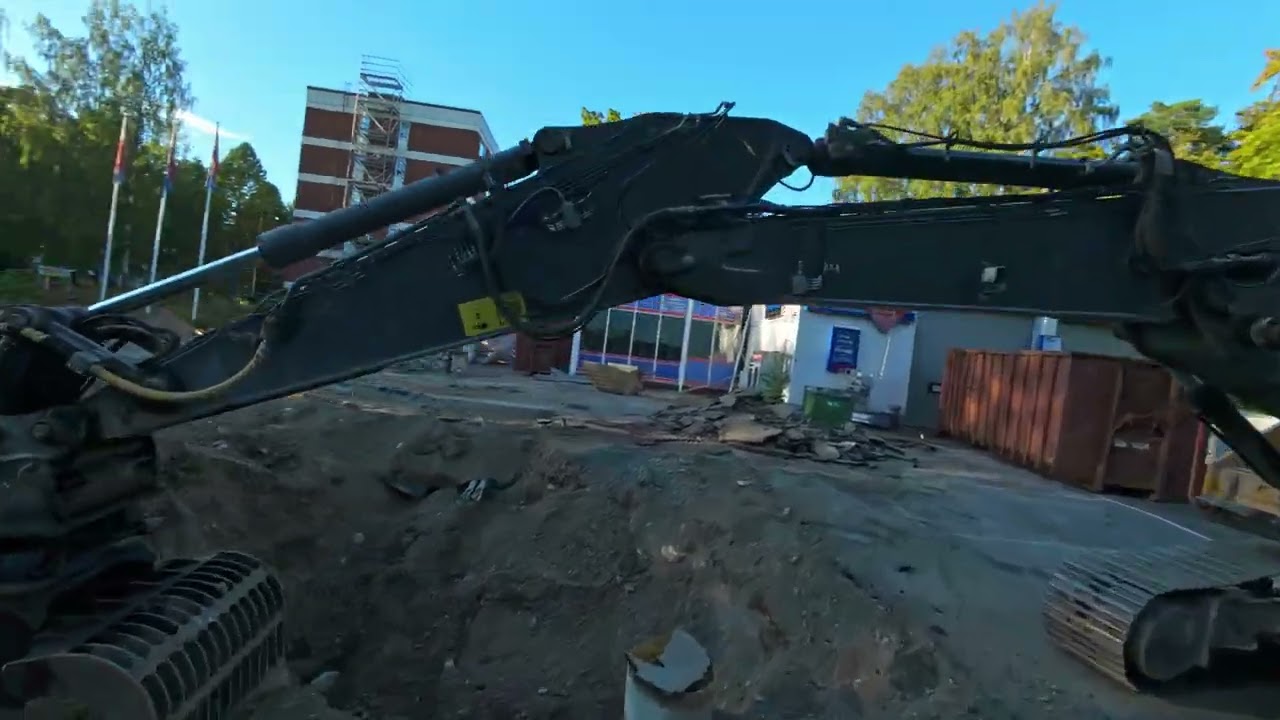 Männistön Teboil purkutyömaa 23.8.2025