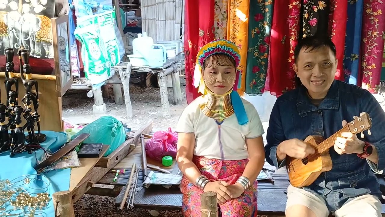 Suku Karen /Long Neck~Chiang Mai Thailand