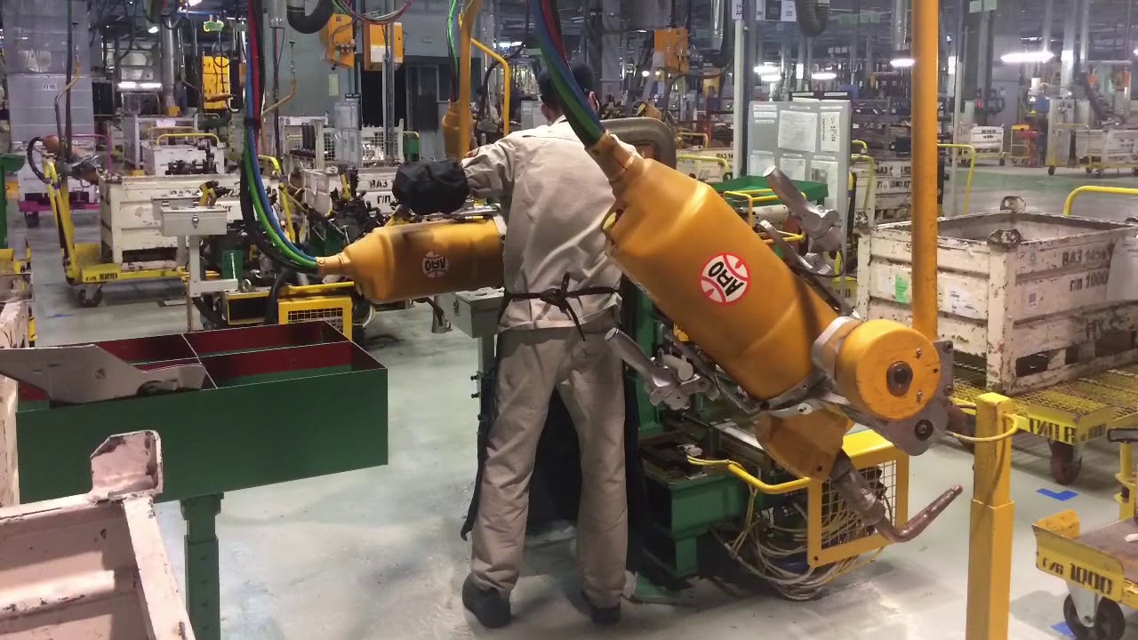 Fabrica LADA el auto más conocido de Rusia. Enriquetatour