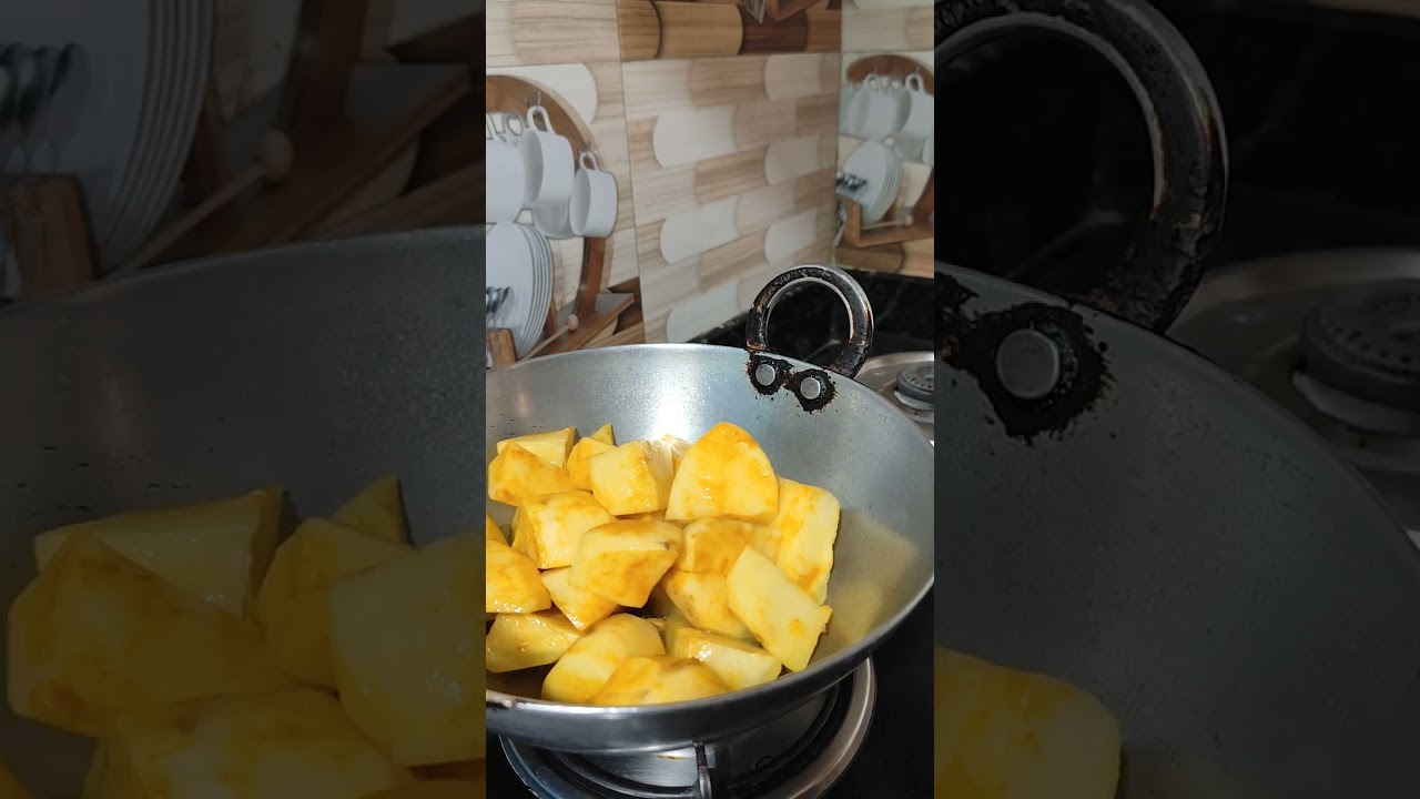 নিরামিষ আলুর দম 