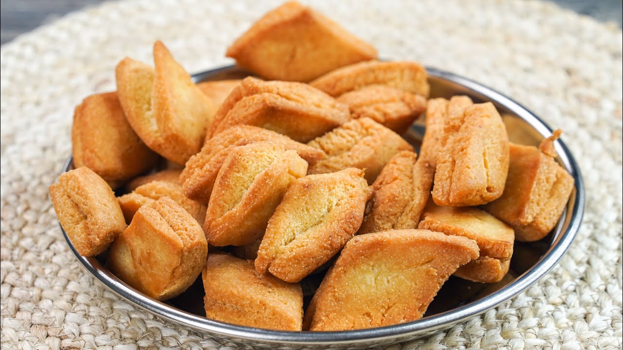 Egg Suji Pitha Recipe | Soft & Spongy Rava Cake | Easy Semolina Pitha Recipe | Best Teatime Cake
