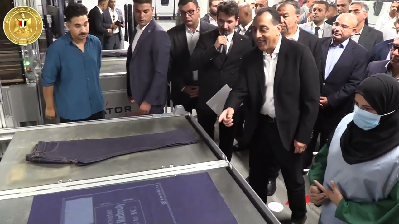 رئيس الوزراء يفتتح مصنع 