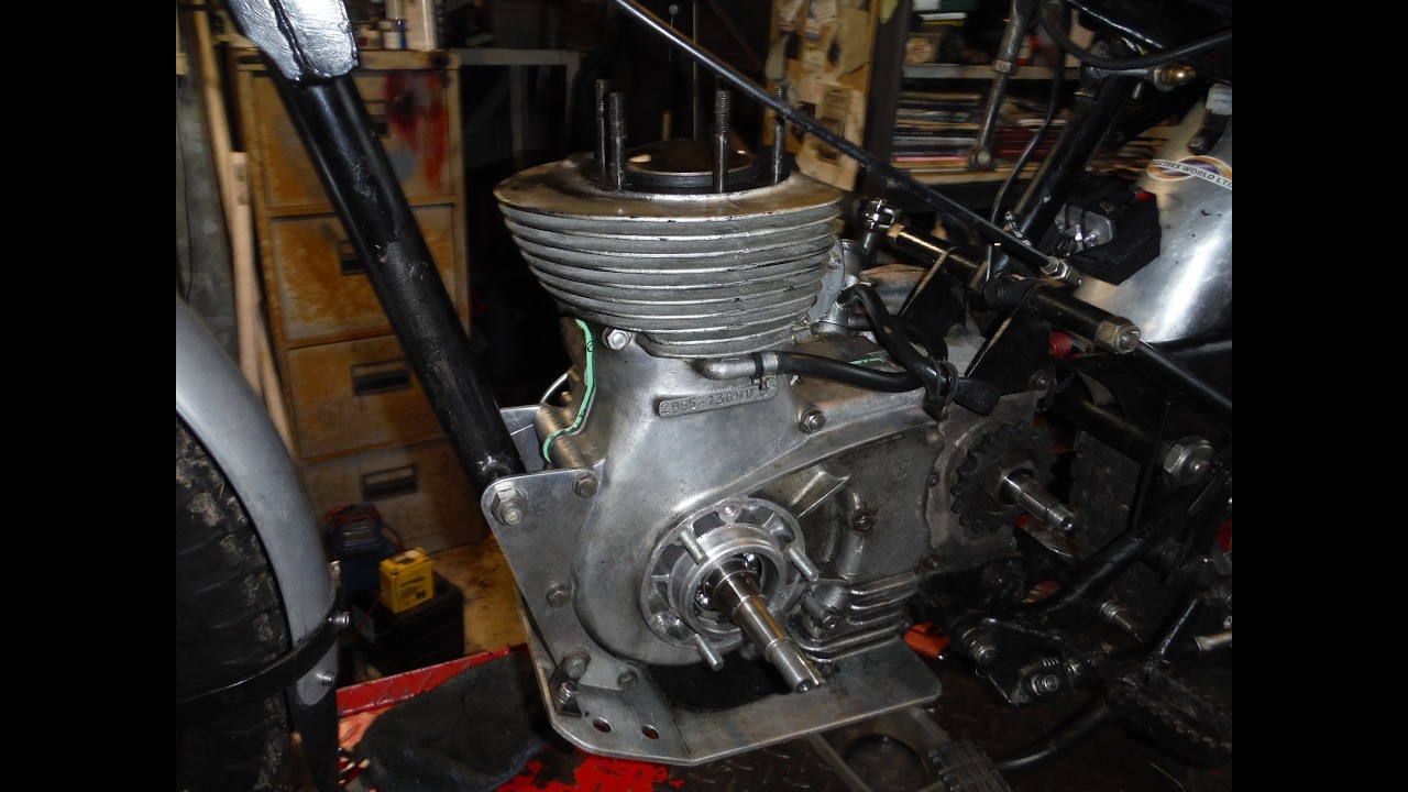 Мотоцикл Royal Enfield Bullet нуждается в ремонте двигателя и дополнительной проверке 9-цилиндров...