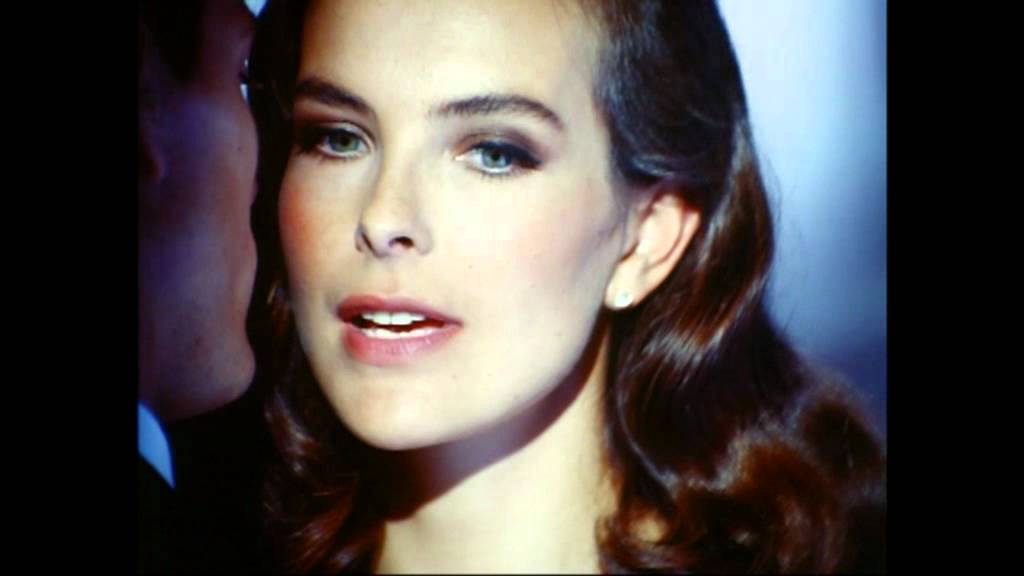 N&deg;5, the 1993 Film with Carole Bouquet: Sentiment Troublant &ndash; CHANEL Fragrance
