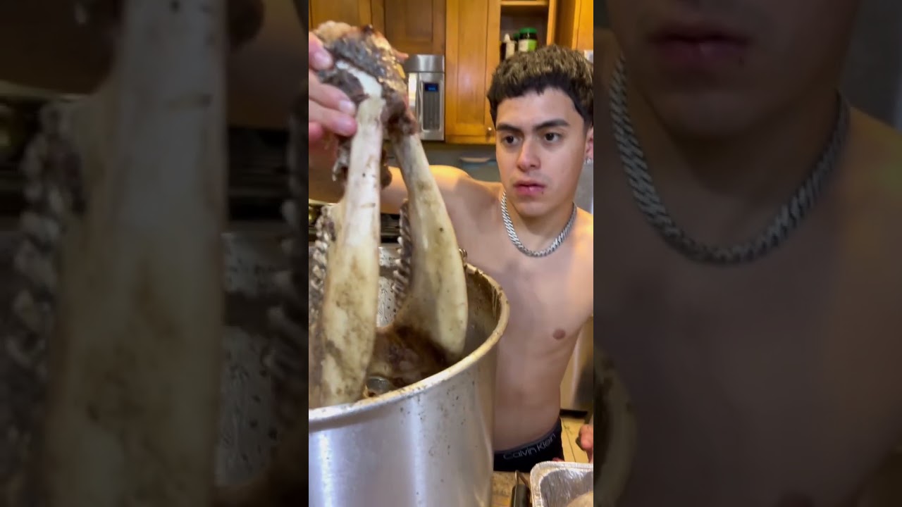 COOKING A WHOLE COW HEAD 😳😳😳