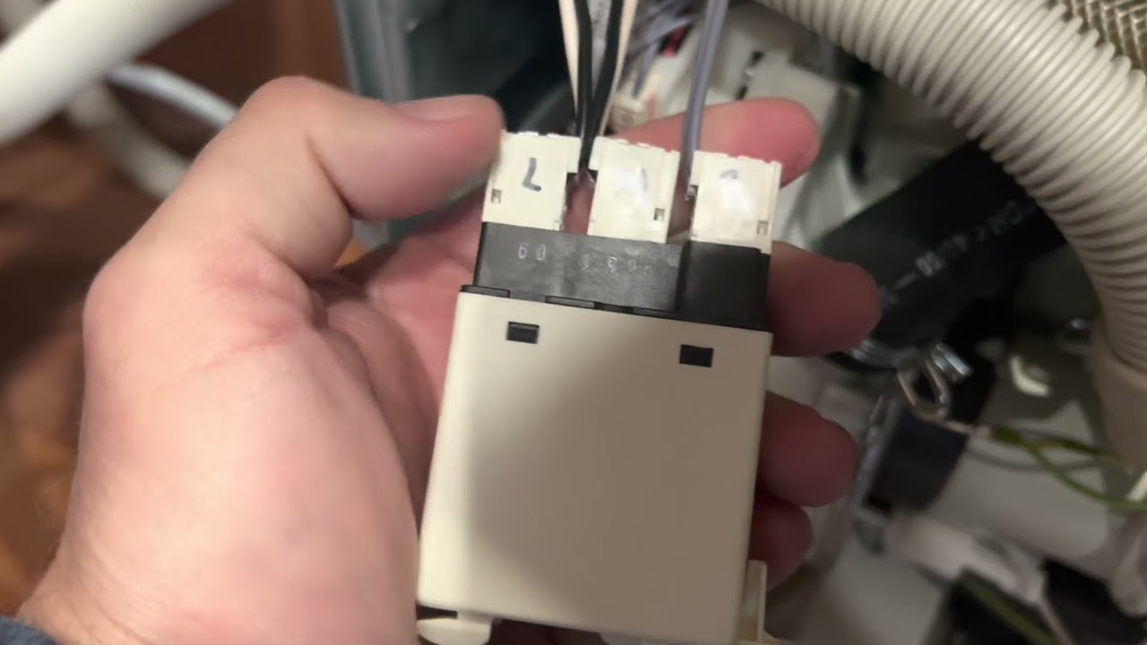 Код ошибки F24 на посудомоечной машине Miele G2830
