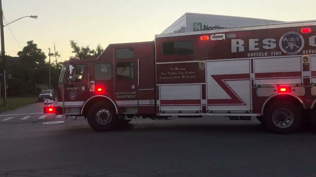Buffalo Fire - Rescue 1 Responding 