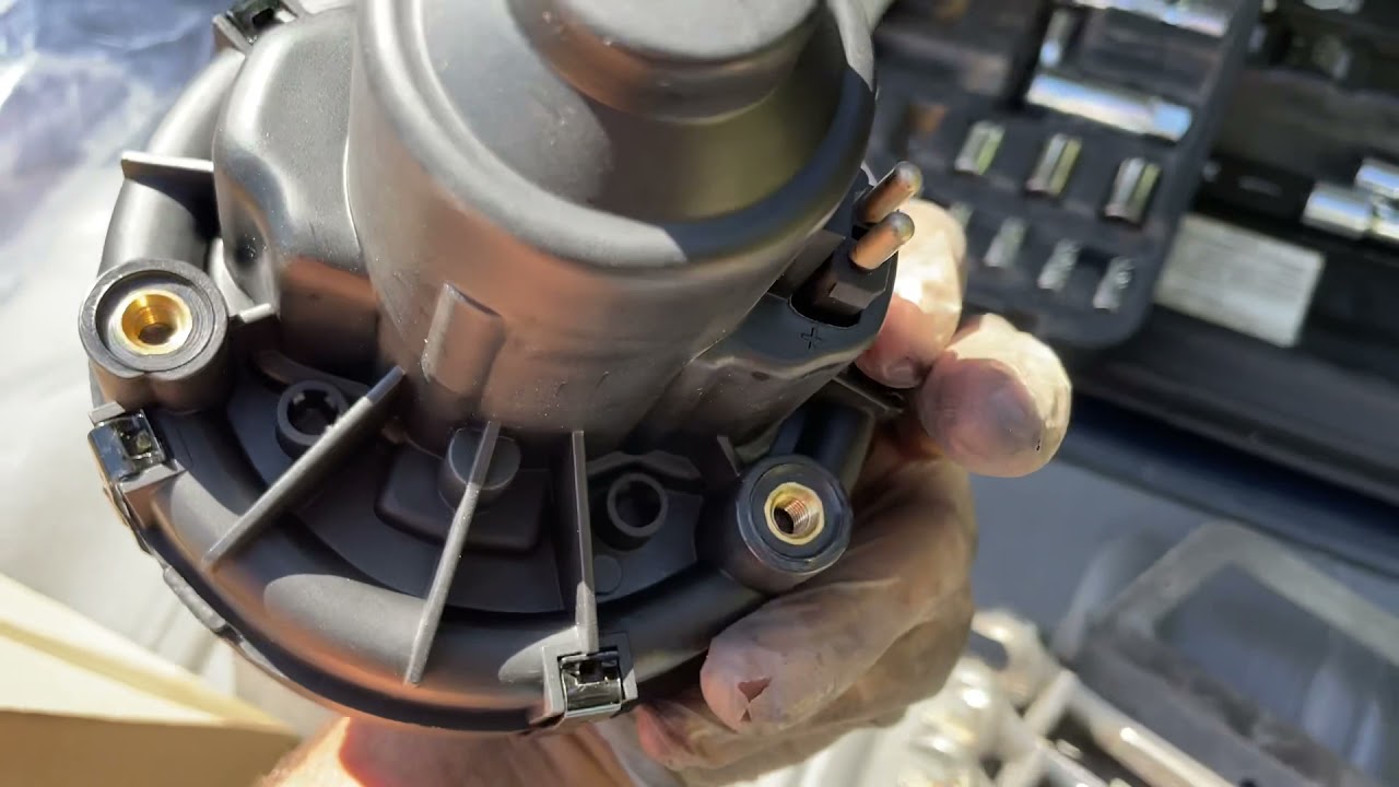 How to replace a secondary air pump on a 2008 Smart Fortwo and erase the p0410 stored codes.