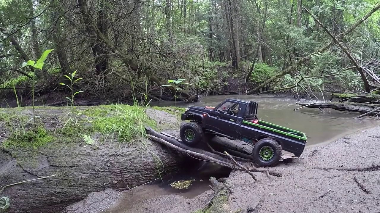 Killerbody LC70 on Scxii; Trail Crawling!