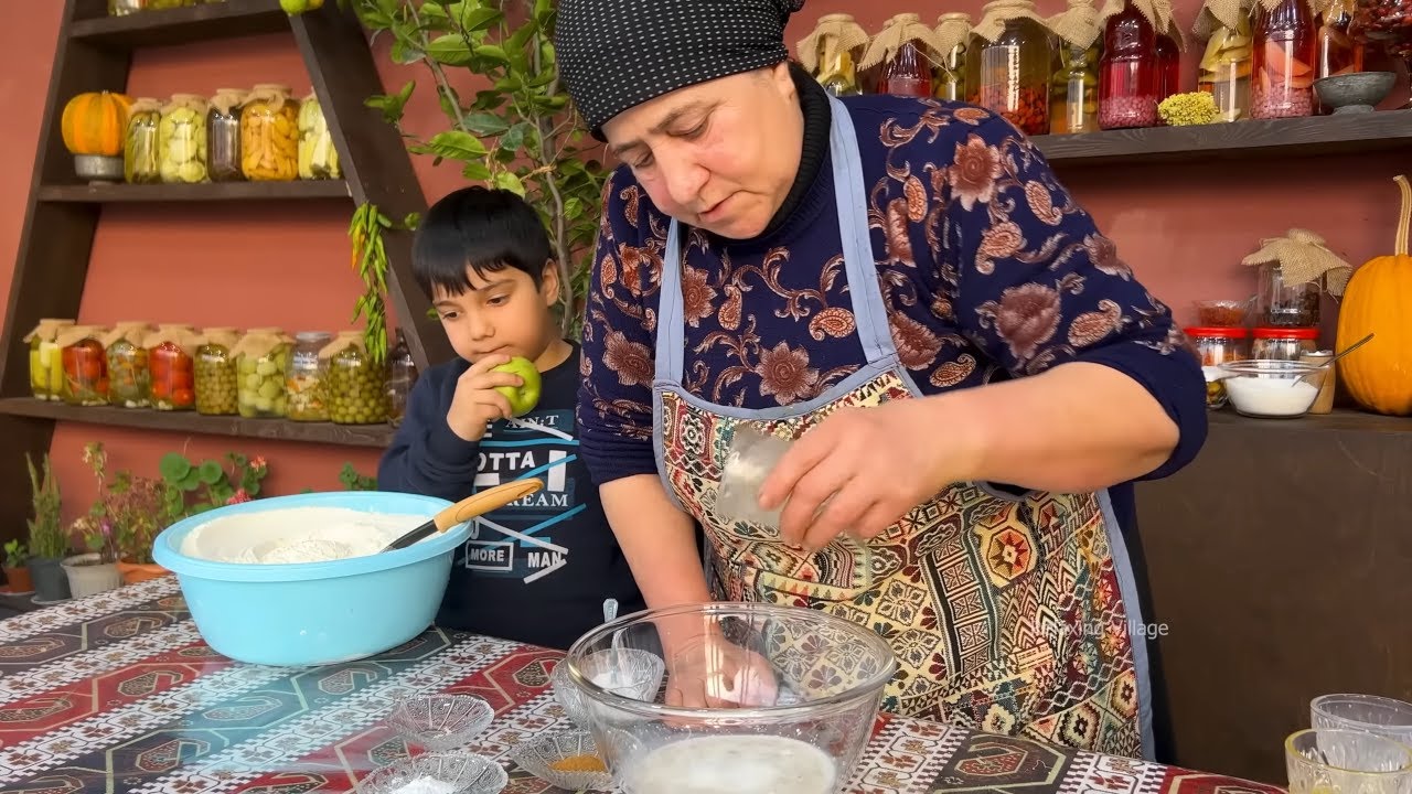 COOKING FRUIT BUNS | GRANNY IS COOKING A DELICIOUS RECIPE WITH A FEW INGREDIENTS | PARADISE VILLAGE