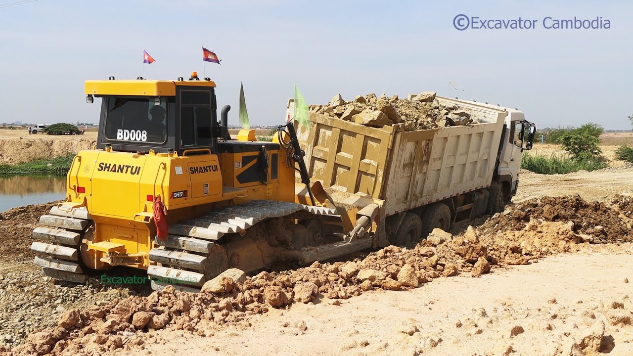 Incredible bulldozer use his power to pushing recovery dump truck stuck so easy & Bulldozer working