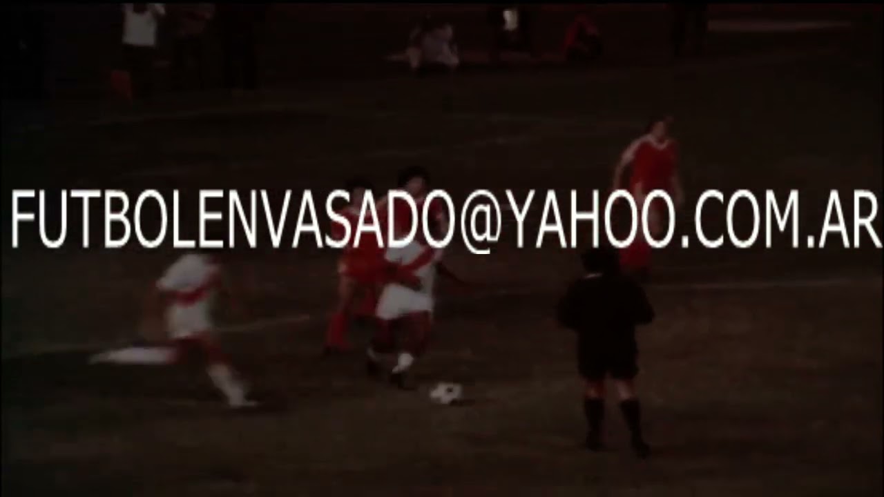 Selección de Perú vs Independiente. Amistoso 08-05-1978. En Lima. Con Ricardo Bochini.