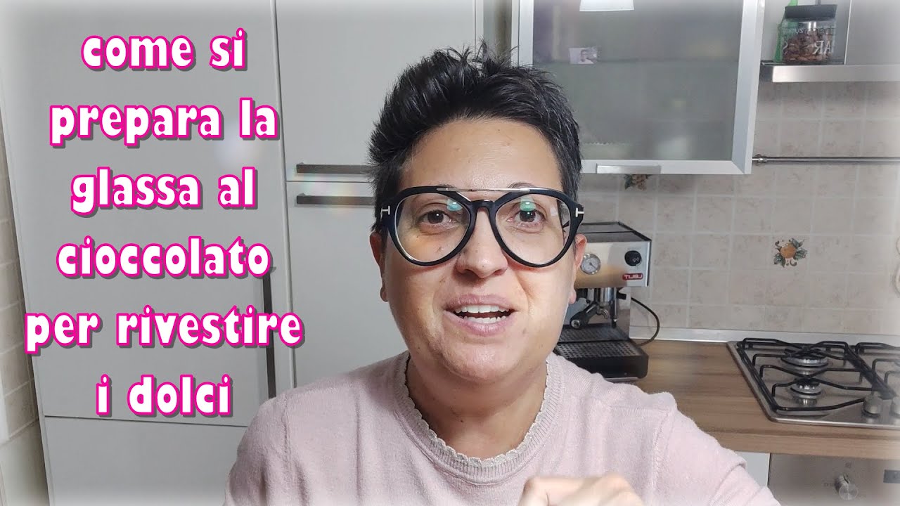 Come si prepara la glassa al cioccolato per rivestire i dolci