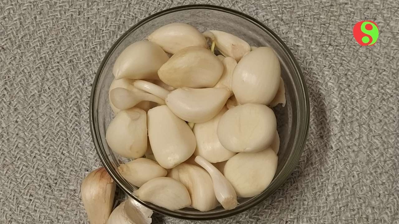 Fokhagymakrémleves fogyasztó módra