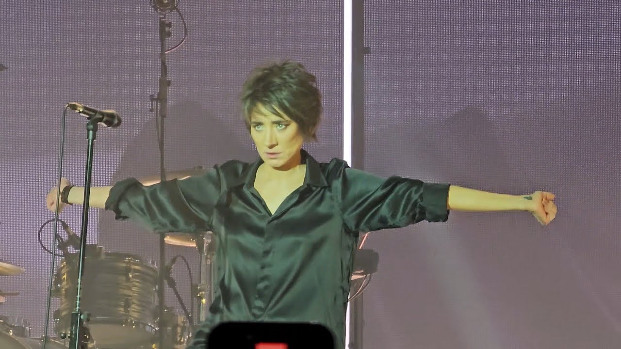 Земфира - Лондон (Live 2024-10-07 Прага)