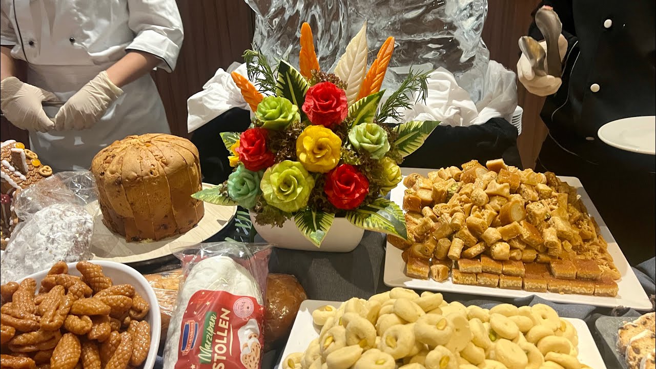 Рождественские сладости на круизном лайнере Celestyal.