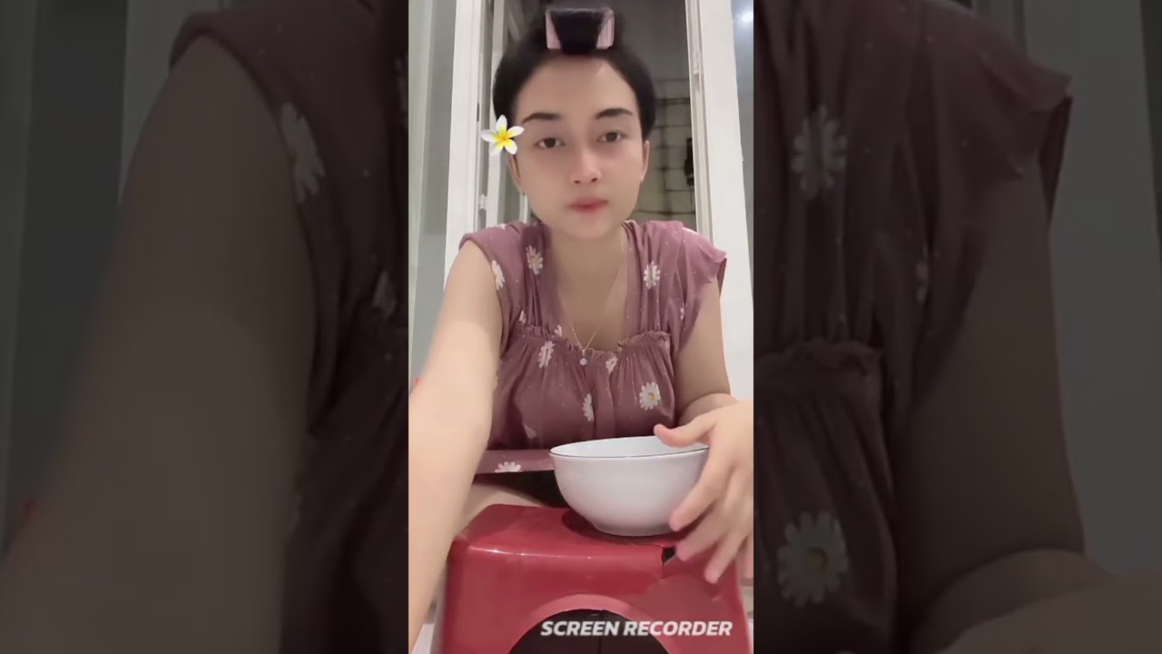 LAPOR KETUA,ADA YG MULUS NIH KETUA