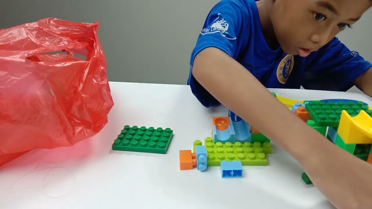 track maze toy bricks part 1