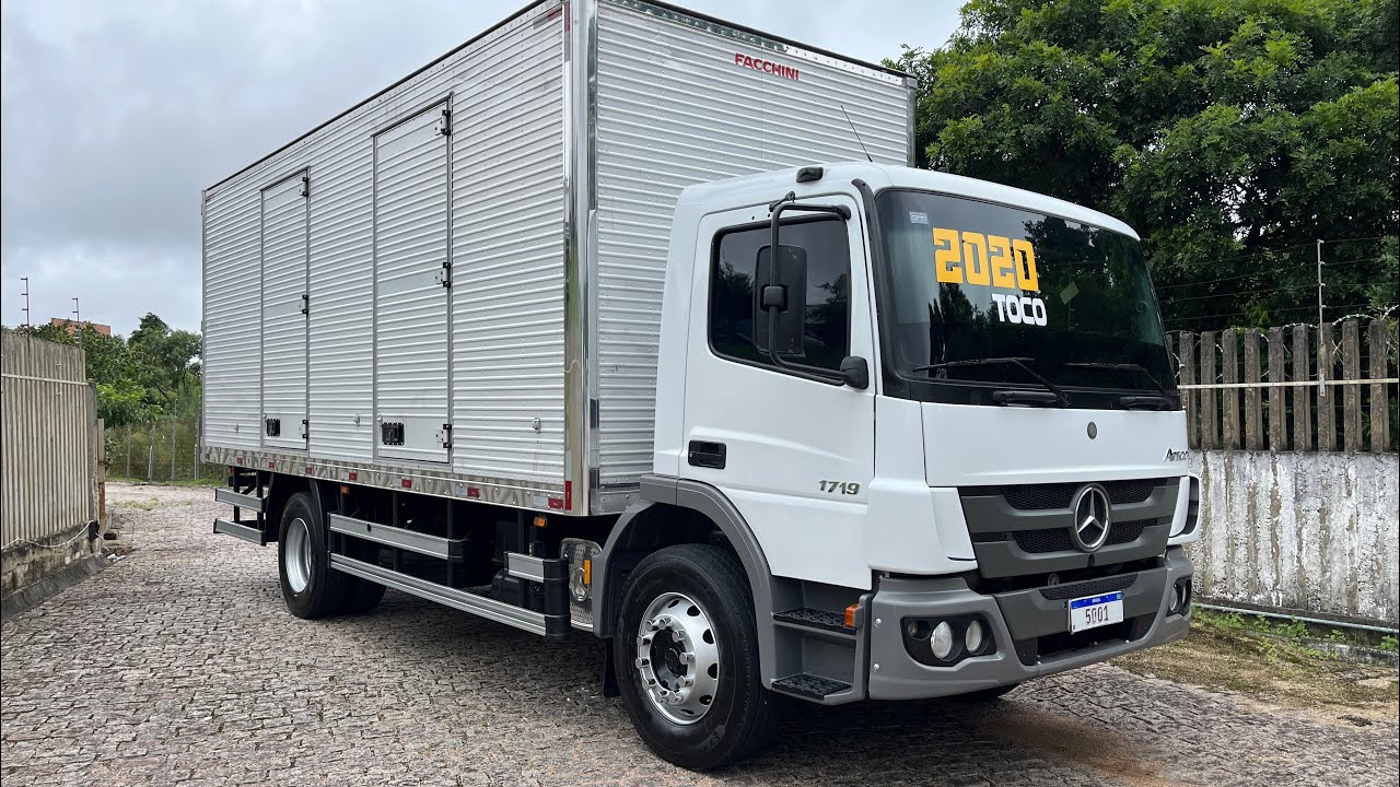 R$ 325.000,00 - Mercedes Benz Atego 1719 ano 2019/20 - Baú 6,80 metros - Ar condicionado 