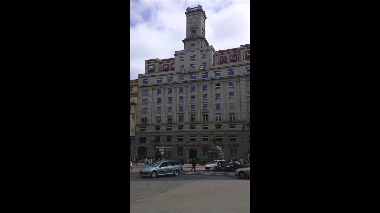 Un día cualquiera a las 12 del mediodía en Oviedo