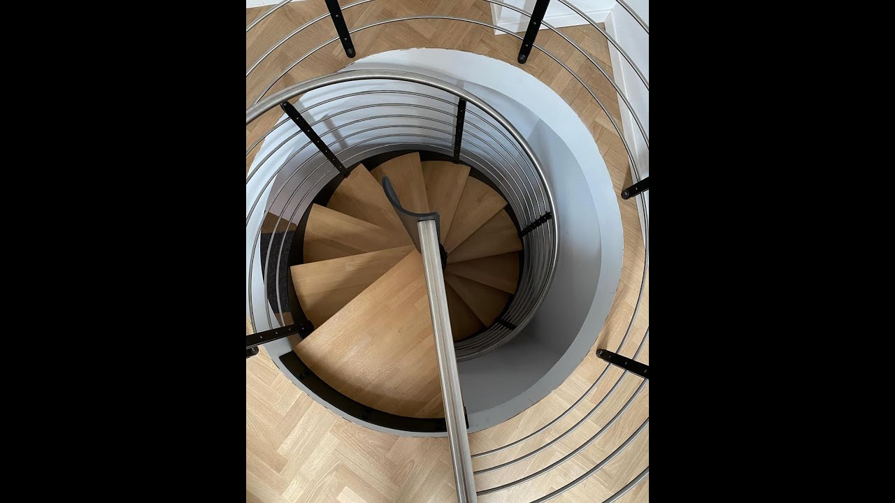 Scala a chiocciola tradizionale o scala a chiocciola elicoidale?